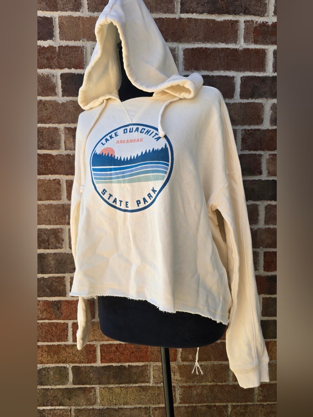 MV Sport Lake Ouachita State Park Arkansas Cropped Hoodie Size Medium
